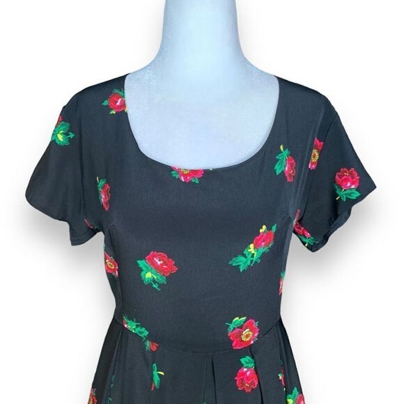 Recultured Designs Adela Dress Black Red Folkloric Floral Print Pleated Retro - Picture 4 of 10